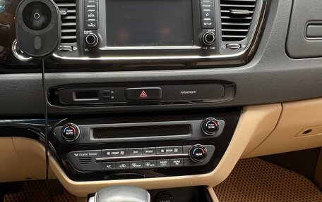 KIA Carnival III, 2019 год, 3 450 000 рублей, 9 фотография