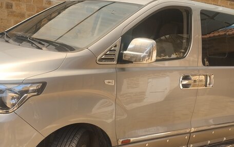 Hyundai Grand Starex Grand Starex I рестайлинг 2, 2020 год, 3 850 000 рублей, 3 фотография