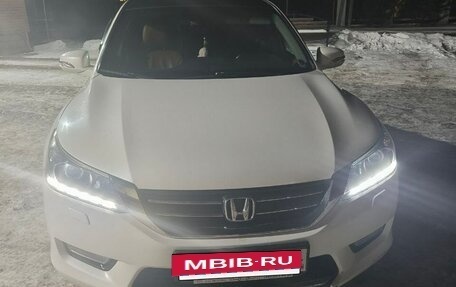Honda Accord IX рестайлинг, 2013 год, 1 800 000 рублей, 3 фотография