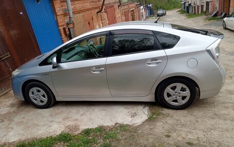 Toyota Prius, 2011 год, 990 000 рублей, 3 фотография