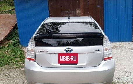 Toyota Prius, 2011 год, 990 000 рублей, 4 фотография