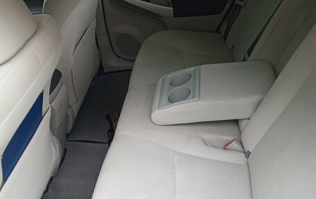 Toyota Prius, 2011 год, 990 000 рублей, 16 фотография