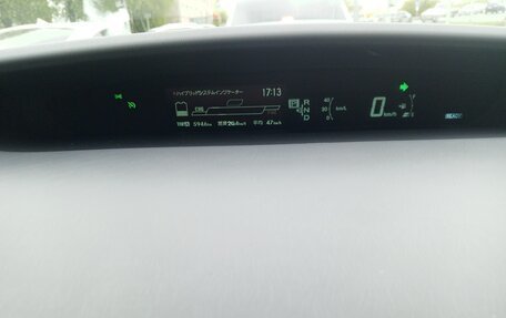Toyota Prius, 2011 год, 990 000 рублей, 27 фотография