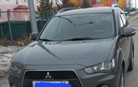 Mitsubishi Outlander III рестайлинг 3, 2010 год, 1 250 000 рублей, 2 фотография