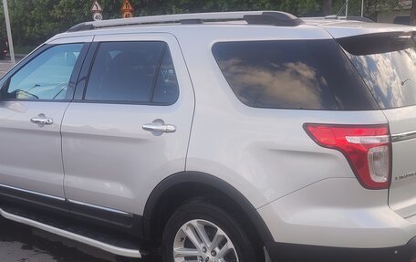 Ford Explorer VI, 2013 год, 1 850 000 рублей, 2 фотография