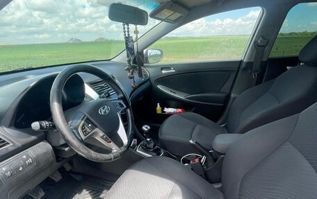Hyundai Solaris II рестайлинг, 2016 год, 950 000 рублей, 9 фотография