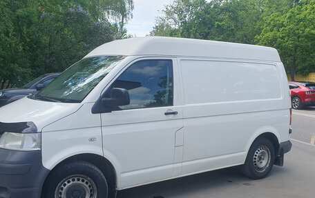 Volkswagen Transporter T5 рестайлинг, 2009 год, 1 050 000 рублей, 2 фотография