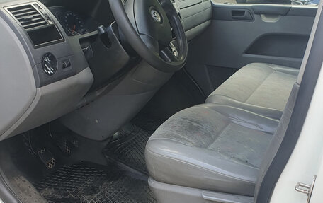 Volkswagen Transporter T5 рестайлинг, 2009 год, 1 050 000 рублей, 10 фотография