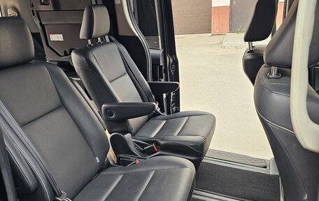 Toyota Esquire I, 2015 год, 2 200 000 рублей, 10 фотография