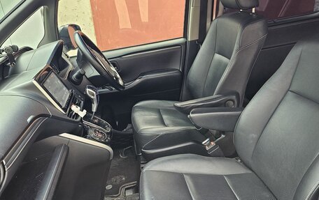 Toyota Esquire I, 2015 год, 2 200 000 рублей, 14 фотография