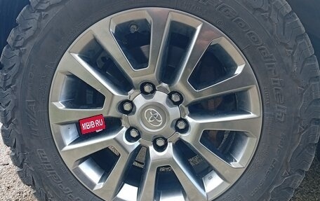Toyota Land Cruiser Prado 150 рестайлинг 2, 2017 год, 5 555 555 рублей, 19 фотография