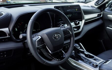 Toyota Highlander, 2025 год, 5 250 000 рублей, 10 фотография