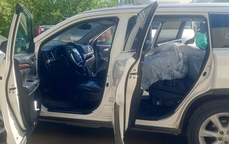 Toyota Highlander III, 2015 год, 2 300 000 рублей, 14 фотография