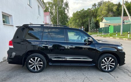 Toyota Land Cruiser 200, 2019 год, 8 000 000 рублей, 3 фотография