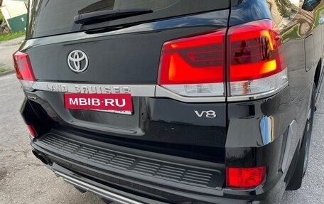 Toyota Land Cruiser 200, 2019 год, 8 000 000 рублей, 7 фотография