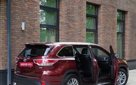 Toyota Highlander III, 2014 год, 2 800 000 рублей, 10 фотография