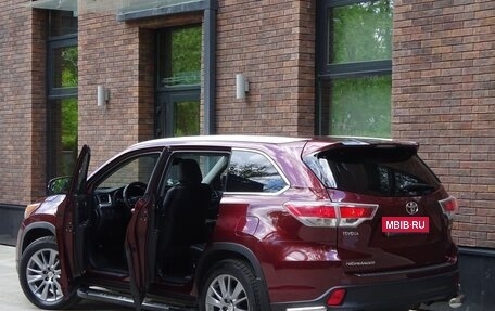 Toyota Highlander III, 2014 год, 2 800 000 рублей, 6 фотография