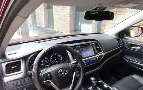 Toyota Highlander III, 2014 год, 2 800 000 рублей, 20 фотография