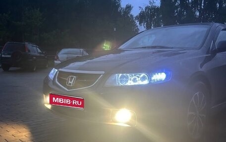 Honda Accord VII рестайлинг, 2004 год, 750 000 рублей, 1 фотография