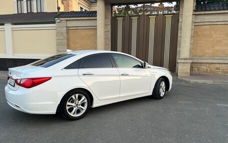 Hyundai Sonata VI, 2010 год, 1 250 000 рублей, 2 фотография