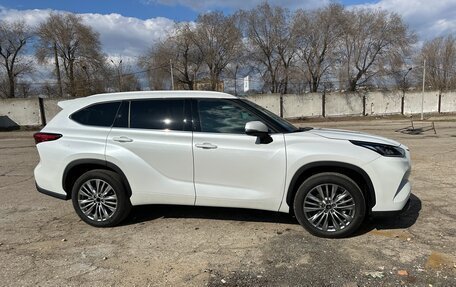 Toyota Highlander, 2025 год, 5 100 000 рублей, 4 фотография
