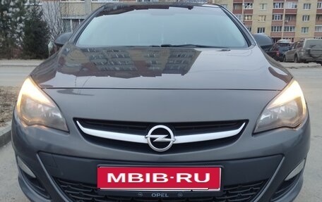 Opel Astra J, 2014 год, 1 055 000 рублей, 3 фотография