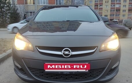 Opel Astra J, 2014 год, 1 055 000 рублей, 4 фотография