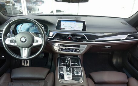 BMW 7 серия, 2018 год, 3 550 000 рублей, 8 фотография