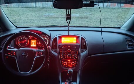 Opel Astra J, 2014 год, 1 055 000 рублей, 26 фотография