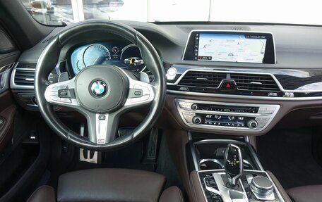 BMW 7 серия, 2018 год, 3 550 000 рублей, 9 фотография