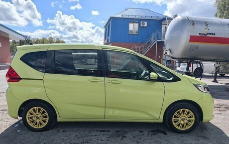 Honda Freed II, 2018 год, 1 650 000 рублей, 2 фотография