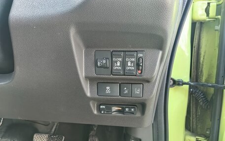 Honda Freed II, 2018 год, 1 650 000 рублей, 12 фотография