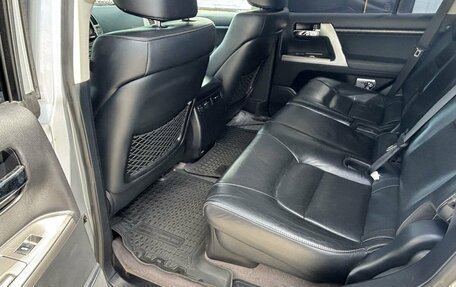Toyota Land Cruiser 200, 2014 год, 3 780 000 рублей, 15 фотография