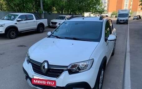 Renault Sandero II рестайлинг, 2021 год, 1 090 000 рублей, 2 фотография