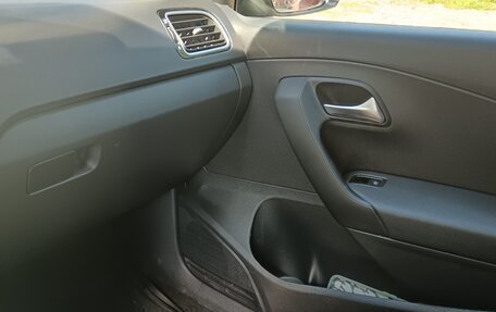 Volkswagen Polo VI (EU Market), 2018 год, 1 300 000 рублей, 9 фотография