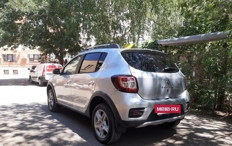 Renault Sandero II рестайлинг, 2022 год, 1 860 000 рублей, 3 фотография