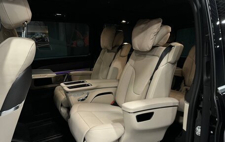 Mercedes-Benz V-Класс, 2024 год, 14 990 000 рублей, 24 фотография