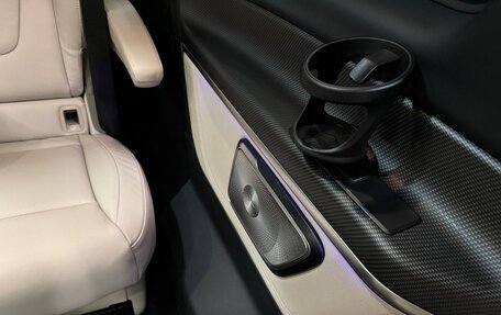 Mercedes-Benz V-Класс, 2024 год, 14 990 000 рублей, 29 фотография