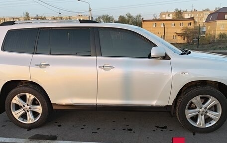 Toyota Highlander III, 2012 год, 2 500 000 рублей, 4 фотография
