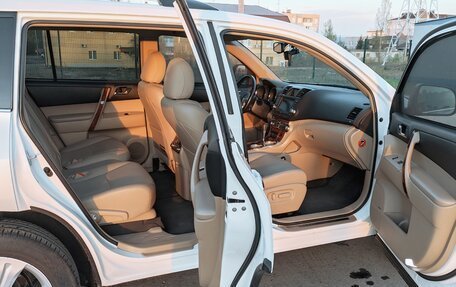 Toyota Highlander III, 2012 год, 2 500 000 рублей, 20 фотография