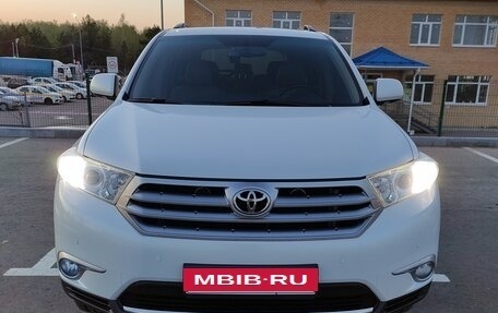 Toyota Highlander III, 2012 год, 2 500 000 рублей, 14 фотография