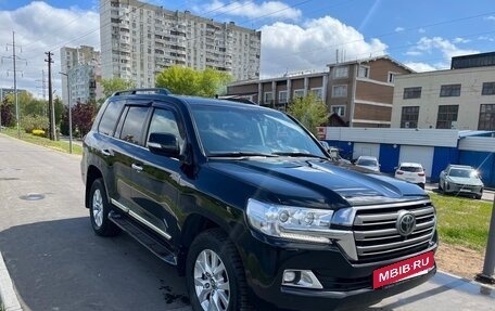 Toyota Land Cruiser 200, 2019 год, 6 100 000 рублей, 3 фотография