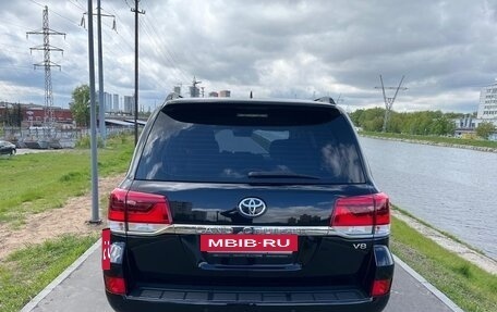 Toyota Land Cruiser 200, 2019 год, 6 100 000 рублей, 8 фотография