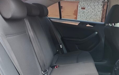 Volkswagen Jetta VI, 2013 год, 1 250 000 рублей, 12 фотография