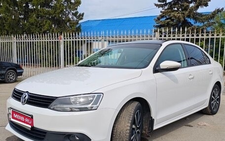 Volkswagen Jetta VI, 2013 год, 1 250 000 рублей, 4 фотография