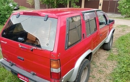 Nissan Terrano II рестайлинг, 1995 год, 800 000 рублей, 4 фотография