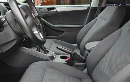 Volkswagen Jetta VI, 2013 год, 1 250 000 рублей, 17 фотография