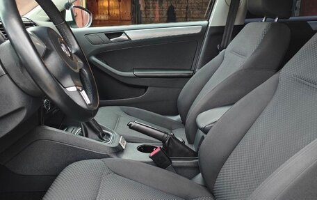 Volkswagen Jetta VI, 2013 год, 1 250 000 рублей, 16 фотография