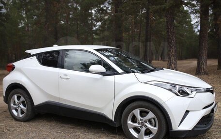 Toyota C-HR I рестайлинг, 2019 год, 1 750 000 рублей, 2 фотография