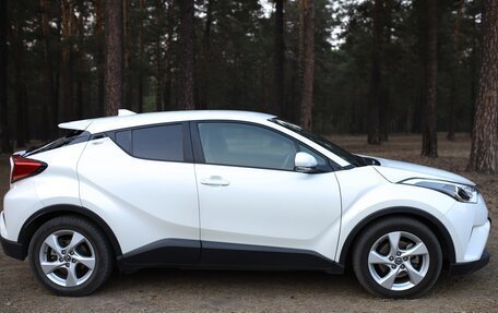 Toyota C-HR I рестайлинг, 2019 год, 1 750 000 рублей, 3 фотография